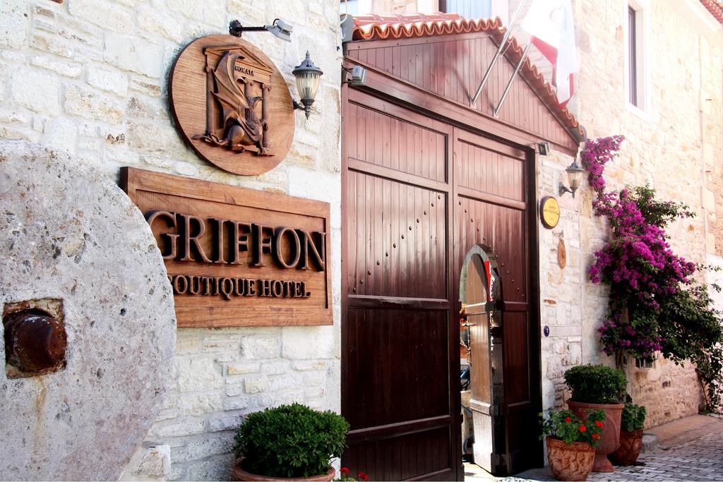Griffon Hotel Yenifoca Exteriör bild