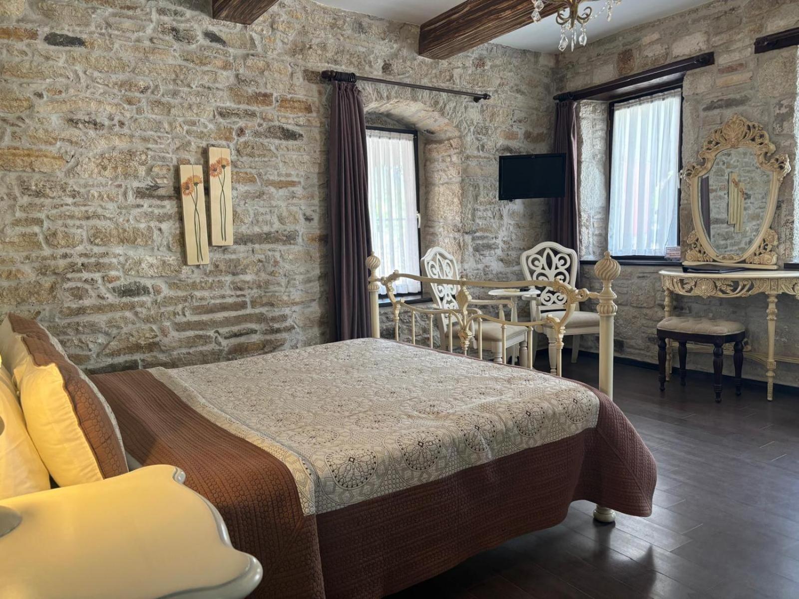 Griffon Hotel Yenifoca Exteriör bild